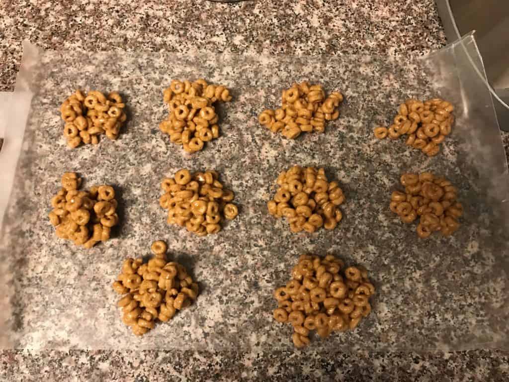 Peanut butter cheerios bites